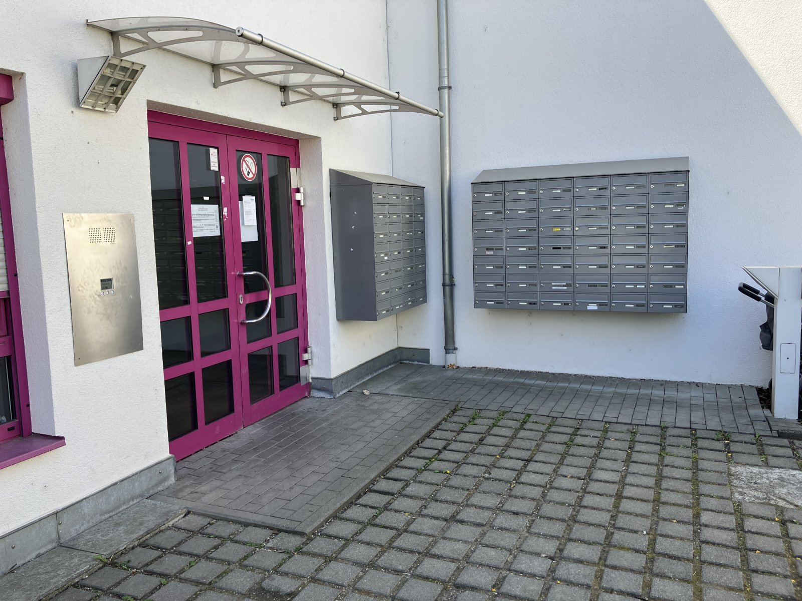 frisch renoviertes Balkonap. im Inneren Osten