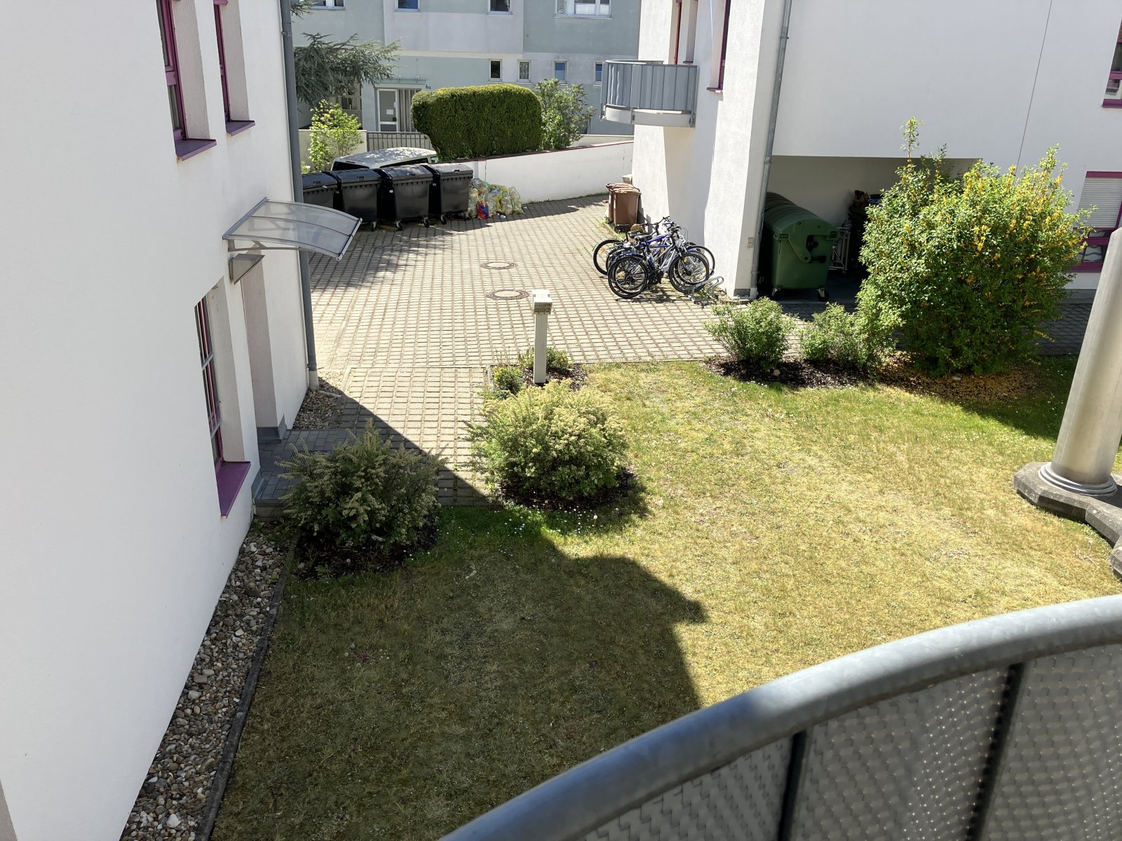 frisch renoviertes Balkonap. im Inneren Osten