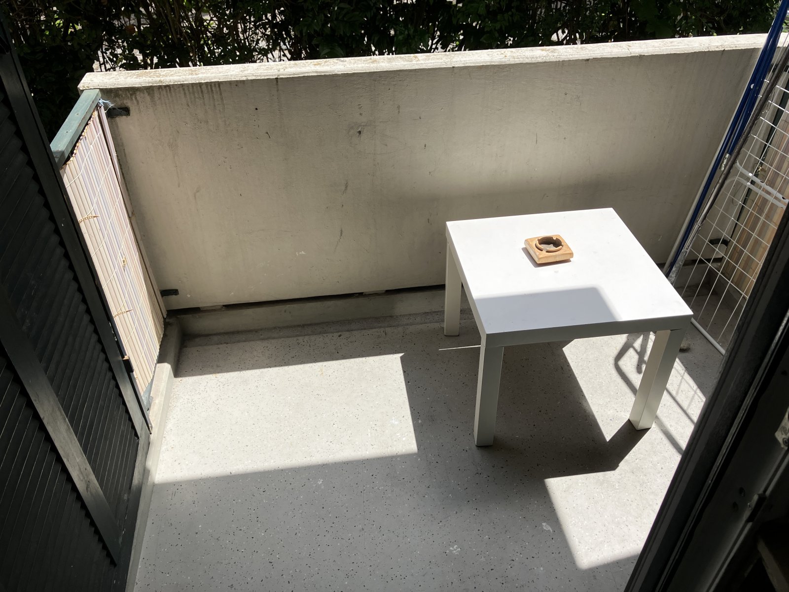 Zweckmäßiges Balkon-Apartment mit guter Busanbindung