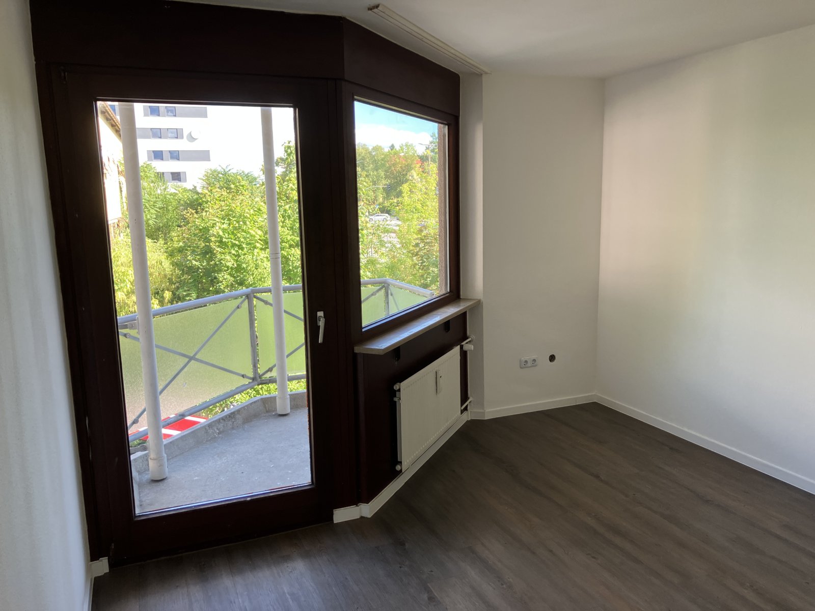 Frisch-renoviertes 1-Zi.-Ap. mit Duschbad und Balkon