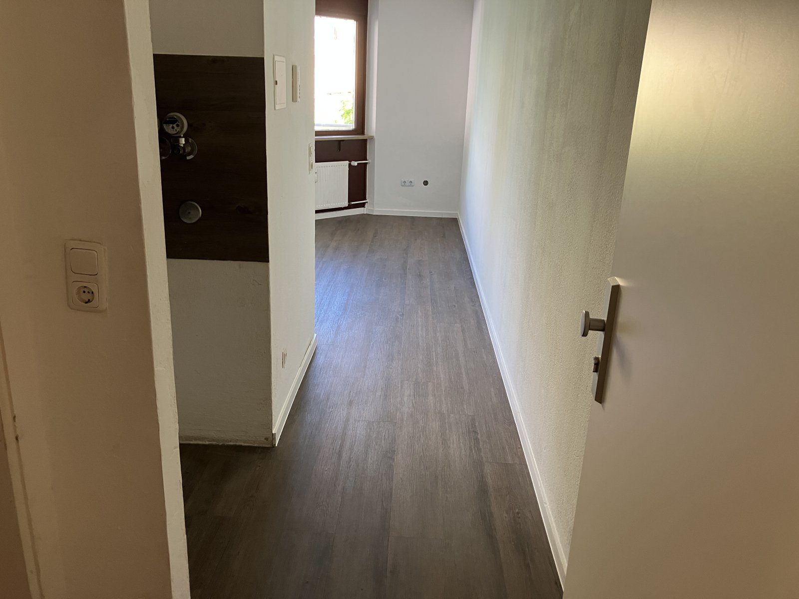 Frisch-renoviertes 1-Zi.-Ap. mit Duschbad und Balkon
